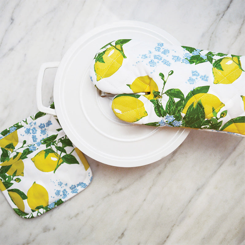 8-oak-lane-lemon-floral-oven-mitt-set-lifestyle