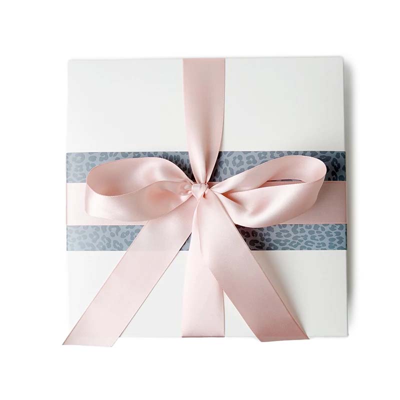 belle-and-blush-gift-box-sleeve-option-snow-leopard
