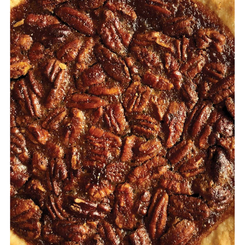 Teaspressa Luxe Mixer Cube Pecan Pie Latte with pecans and cinnamon topping