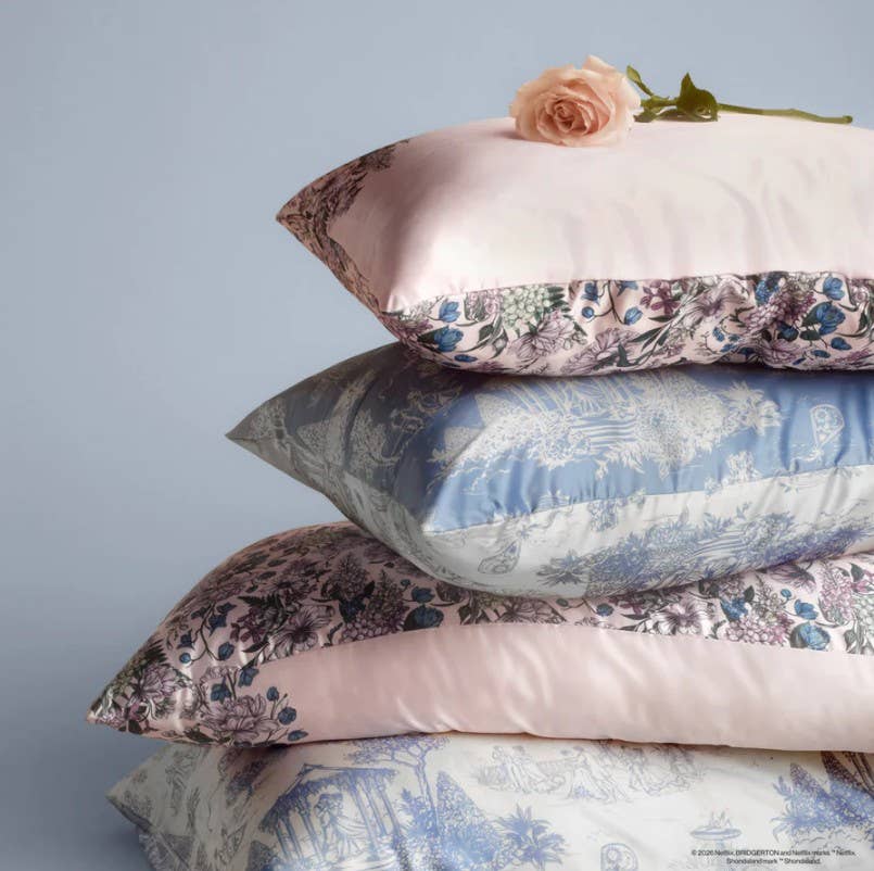 KITSCH | Bridgerton x Kitsch Satin Pillowcase in Wisteria and Garden Toile