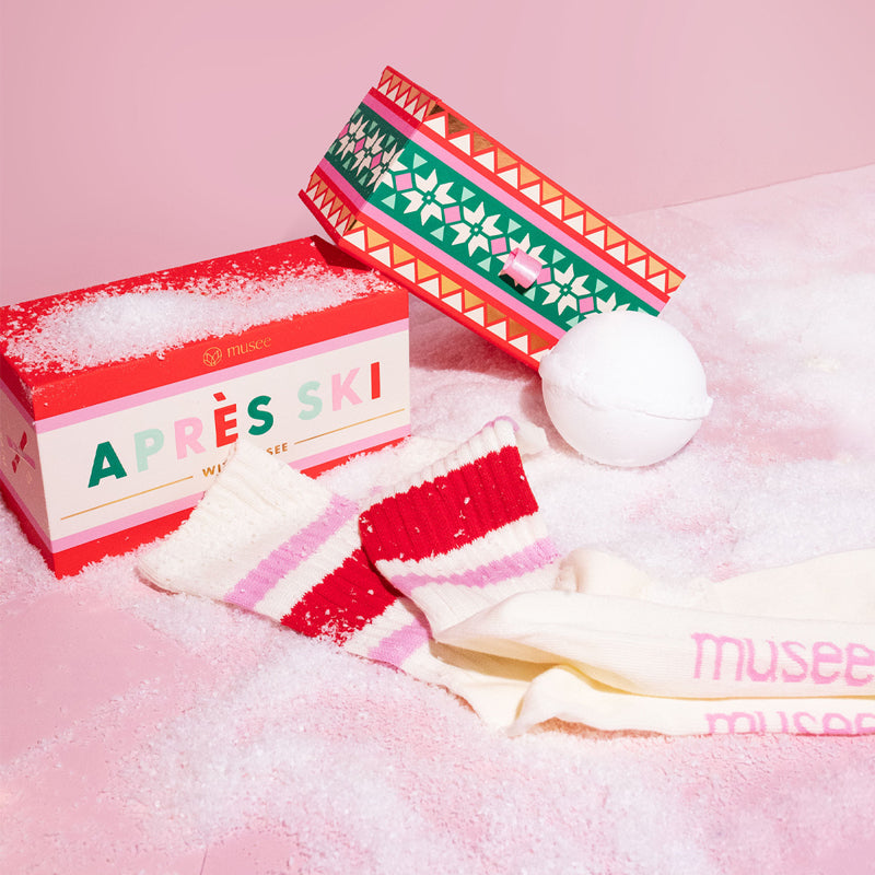 musee-apres-ski-bath-bomb-and-sock-set-lifestyle
