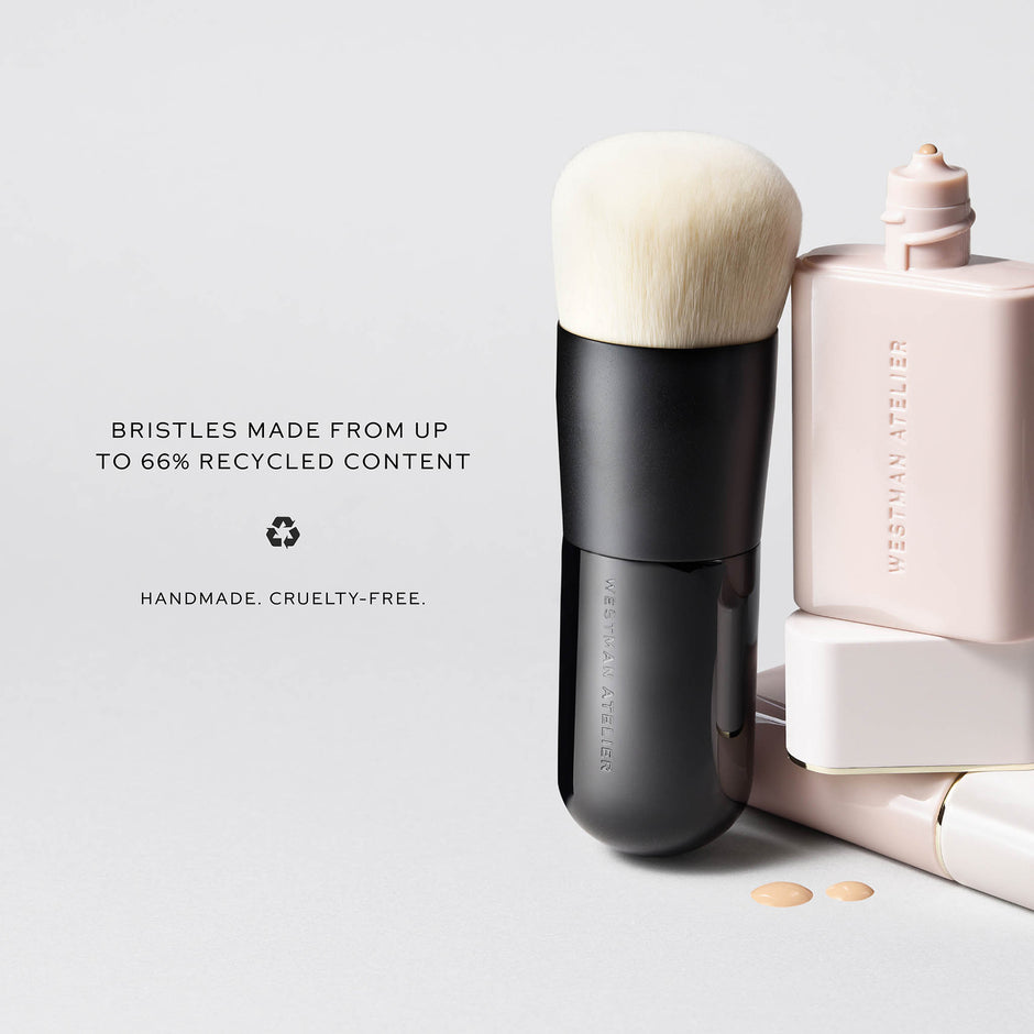 WESTMAN ATELIER Liquid Blender Brush - detail