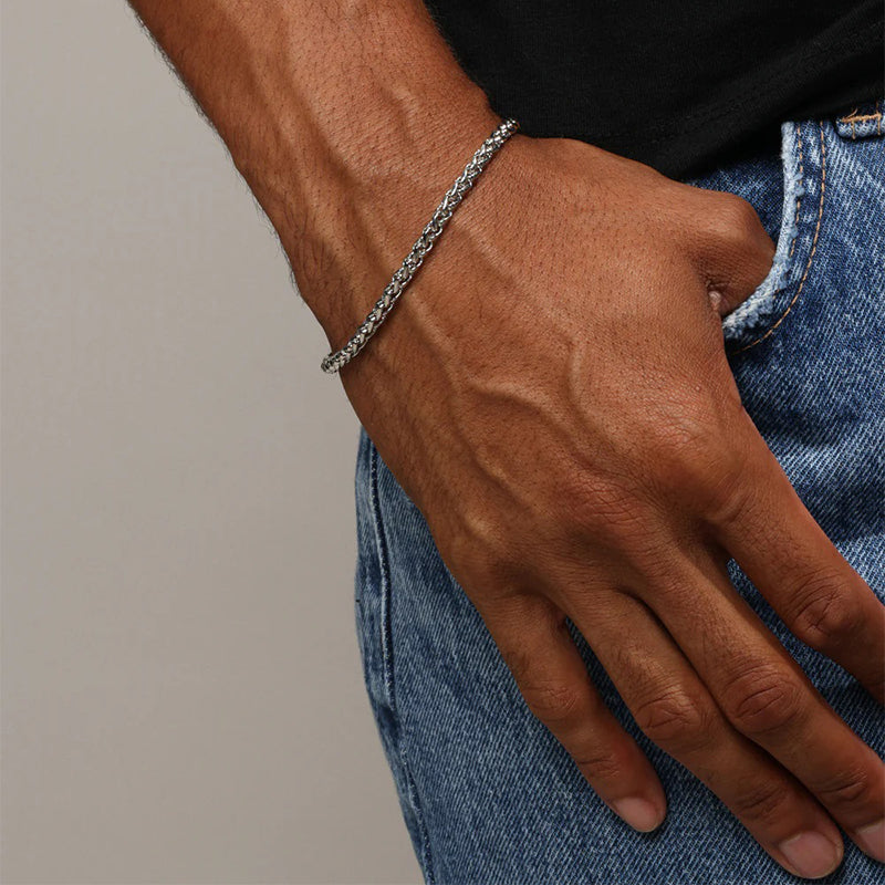 melinda-maria-harper-franco-chain-bracelet-silver-lifestyle