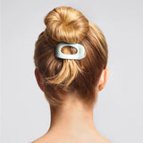 kitsch-small-flat-clip-sage-lifestyle