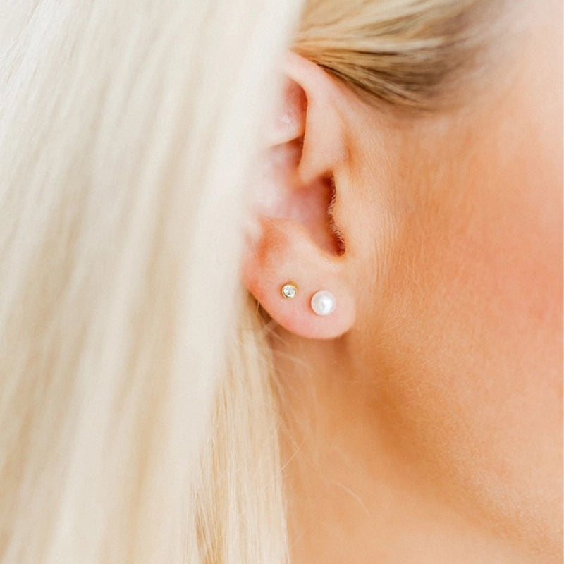 linny-co-screwback-stud-earrings-payton-pearl-white-5mm-lifestyle