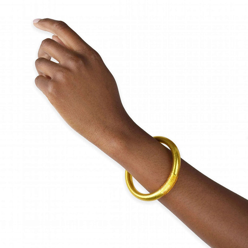 budhagirl-tzubbie-all-weather-bangle-serenity-prayer-gold-lifestyle