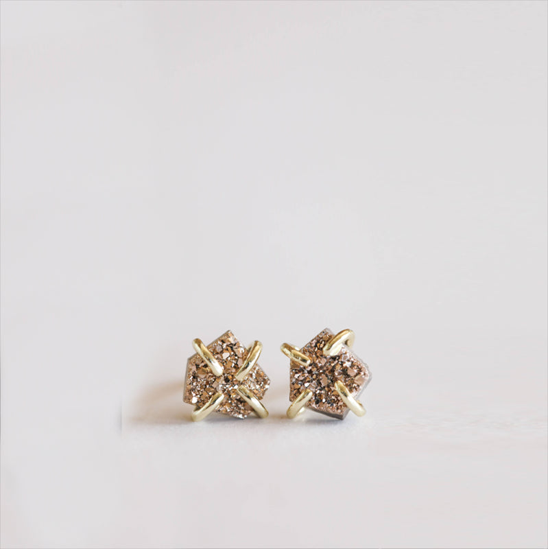 jaxkelly-rose-gold-druzy-prong-stud-earrings-top-view