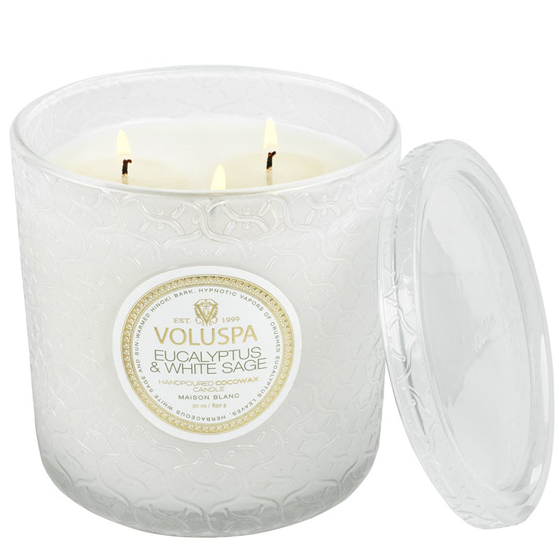 voluspa-eucalyptus-white-sage-luxe-candle-lit